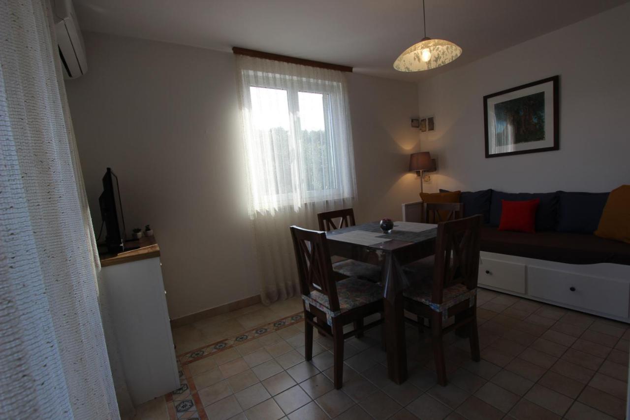 Apartments Chiara Lumbarda Zewnętrze zdjęcie