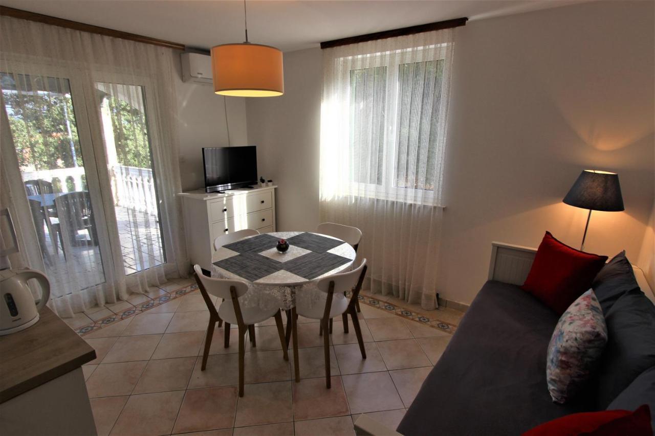 Apartments Chiara Lumbarda Zewnętrze zdjęcie