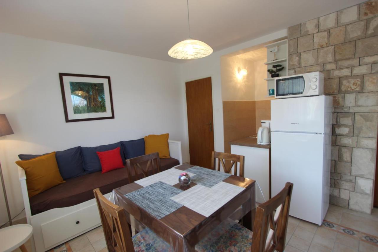 Apartments Chiara Lumbarda Zewnętrze zdjęcie
