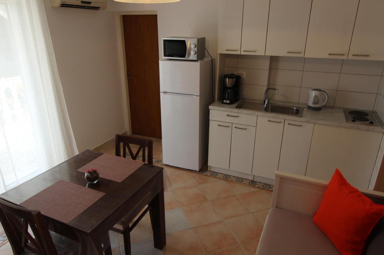 Apartments Chiara Lumbarda Zewnętrze zdjęcie
