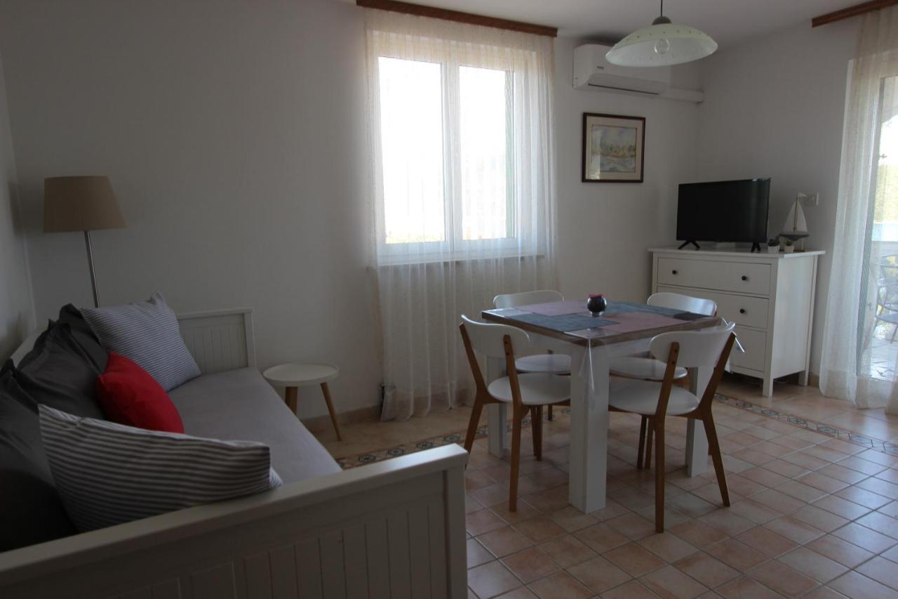 Apartments Chiara Lumbarda Zewnętrze zdjęcie