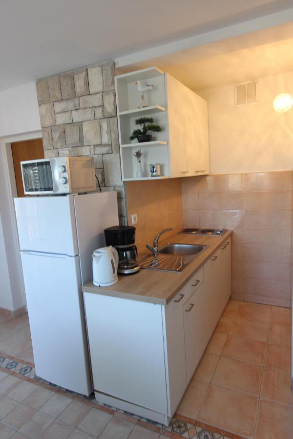 Apartments Chiara Lumbarda Zewnętrze zdjęcie
