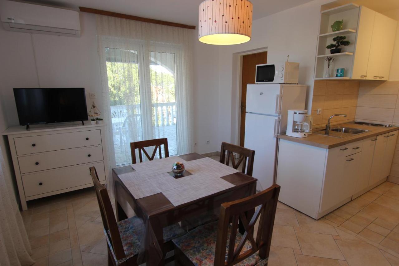 Apartments Chiara Lumbarda Zewnętrze zdjęcie
