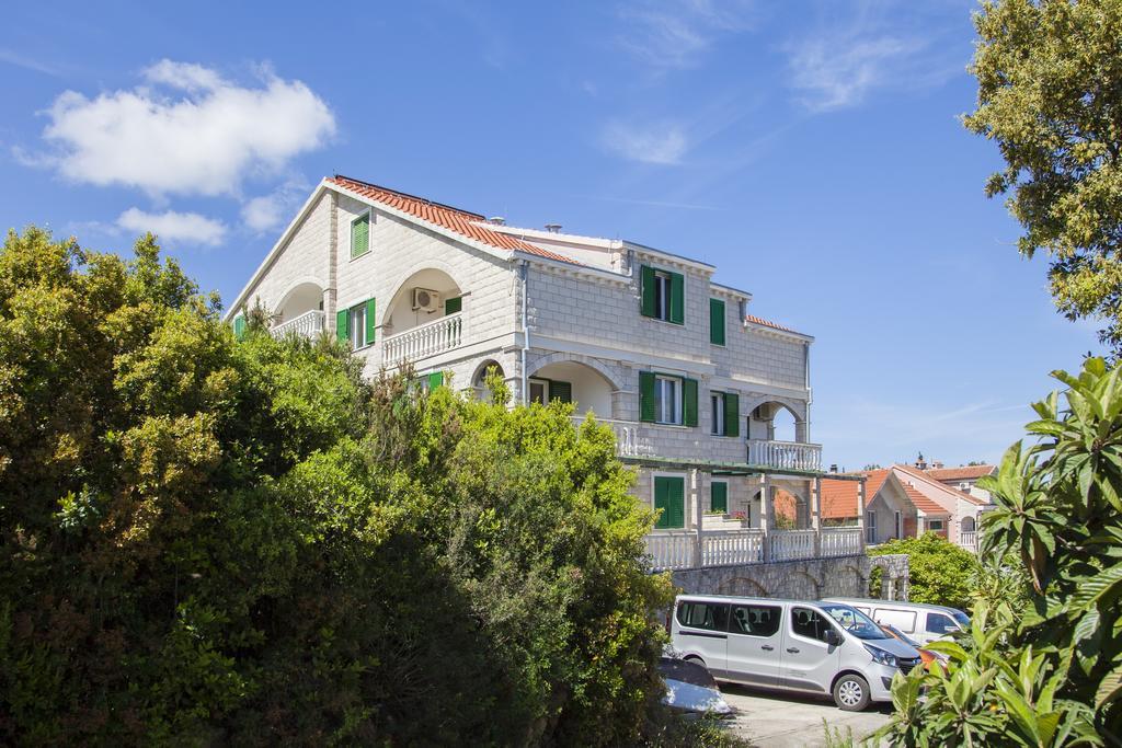 Apartments Chiara Lumbarda Zewnętrze zdjęcie