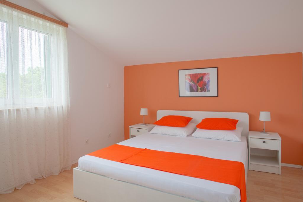 Apartments Chiara Lumbarda Zewnętrze zdjęcie