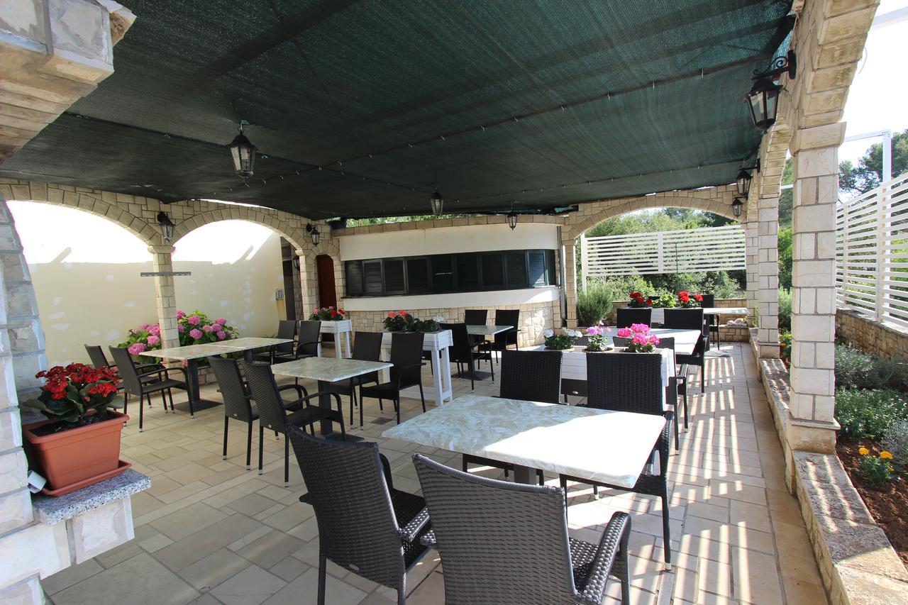 Apartments Chiara Lumbarda Zewnętrze zdjęcie