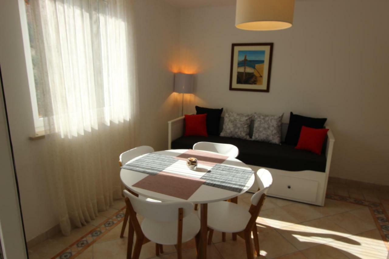 Apartments Chiara Lumbarda Zewnętrze zdjęcie
