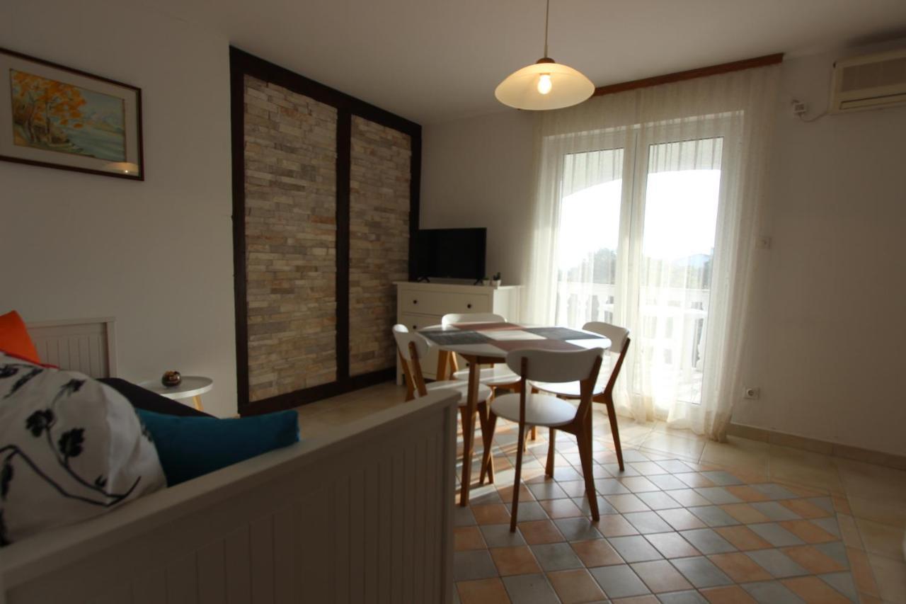 Apartments Chiara Lumbarda Zewnętrze zdjęcie
