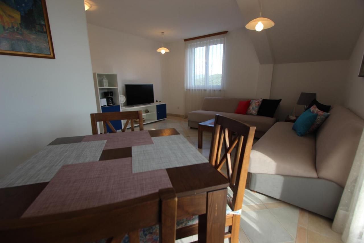 Apartments Chiara Lumbarda Zewnętrze zdjęcie
